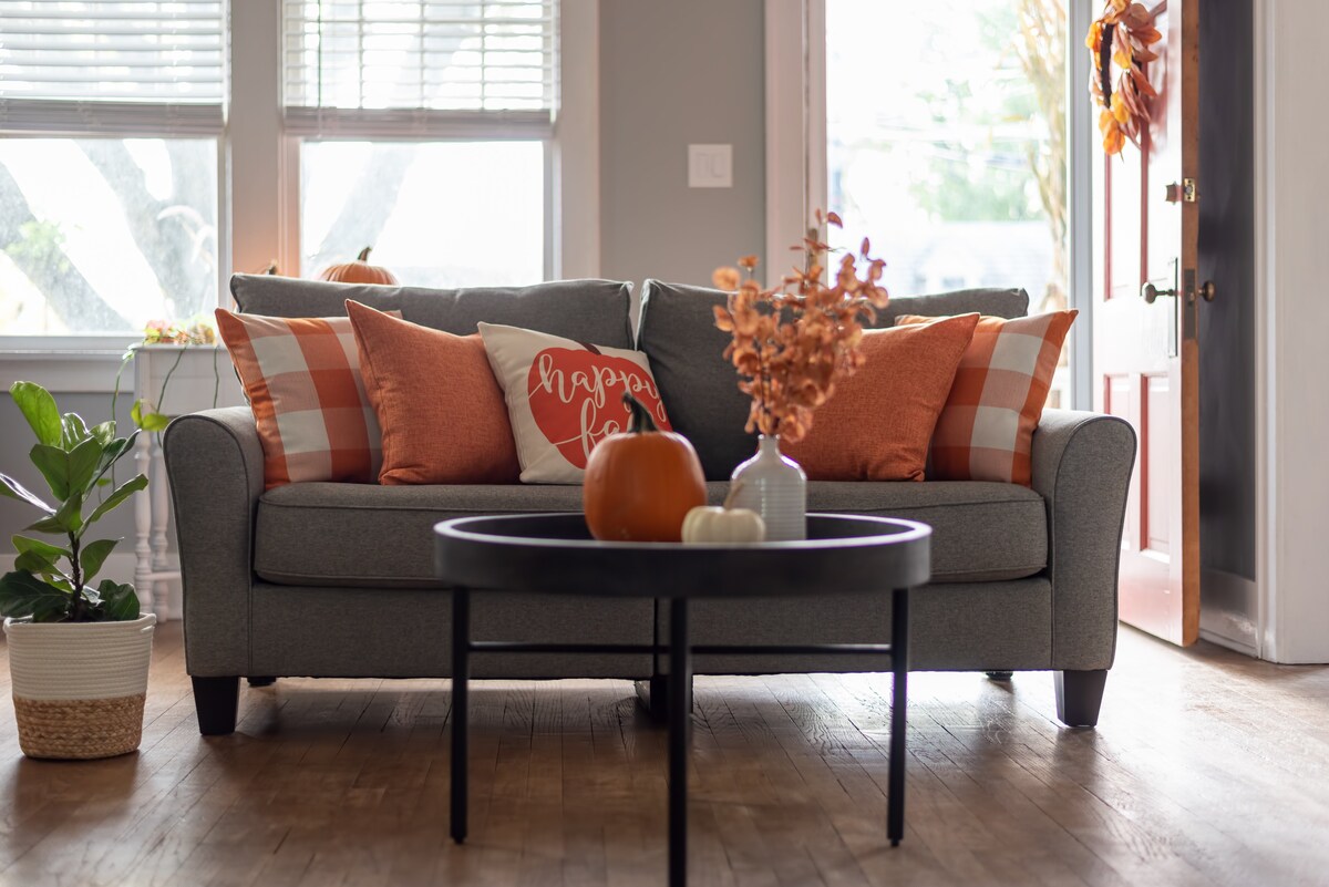 Exuberant Fall Living Room Decor