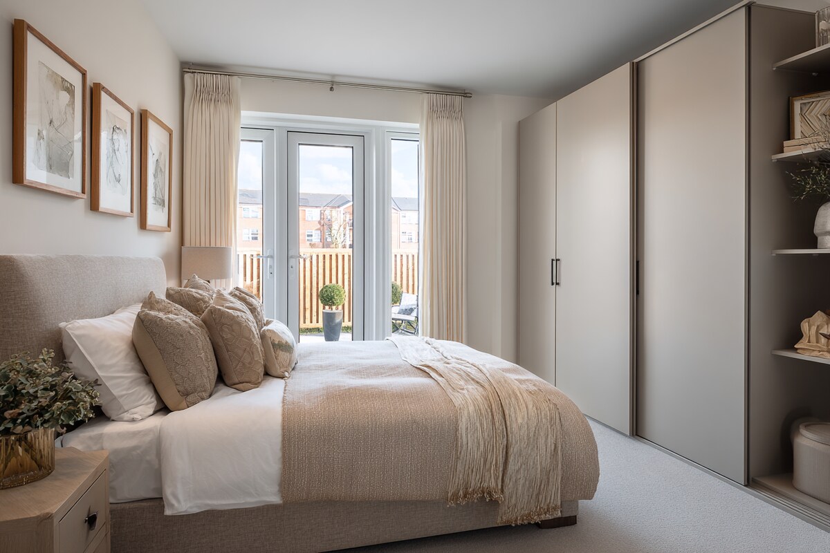 Modern 3-Door Sliding Wardrobe Design with Floor-to-Ceiling Storage