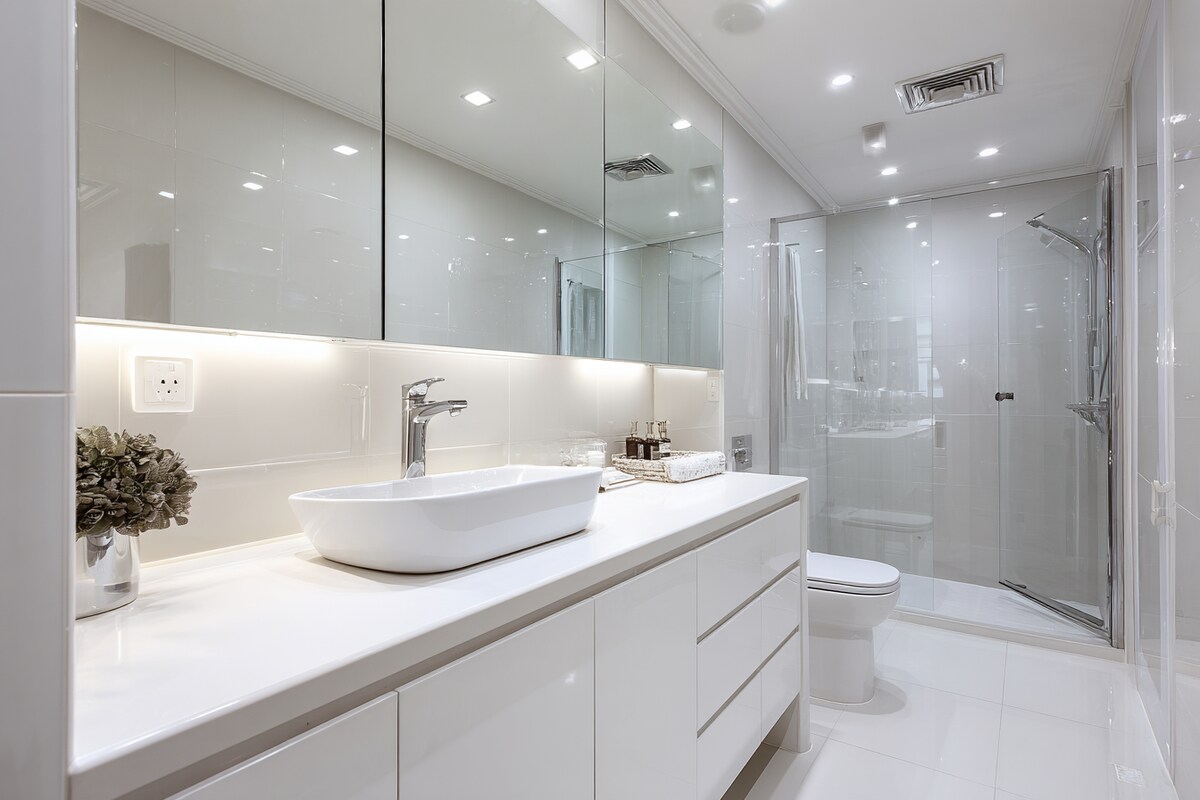 Modern Bathroom Design With High Gloss Tiles Modern Bathroom Design With High Gloss Tiles