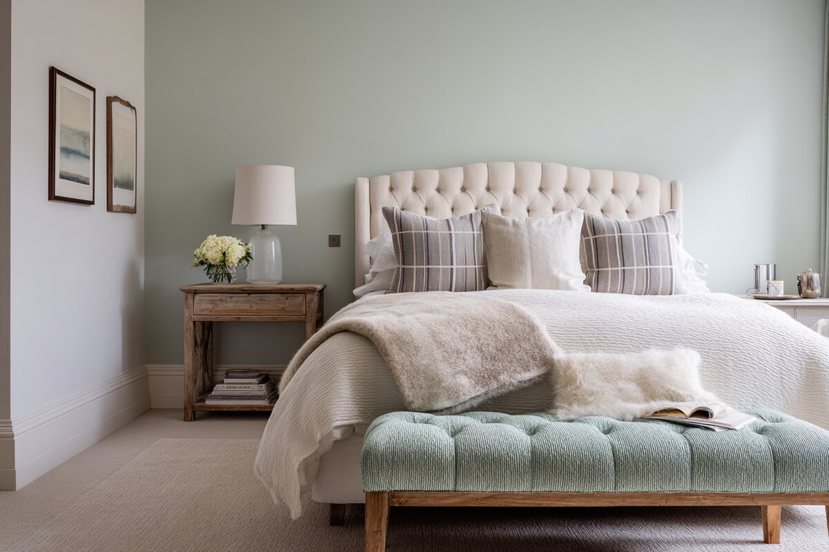 Tropical Mint and Grey Wall Colour Combination for Bedroom with Upholstered Bench and Bedside Table Tropical Mint and Grey Wall Colour Combination for Bedroom with Upholstered Bench and Bedside Table